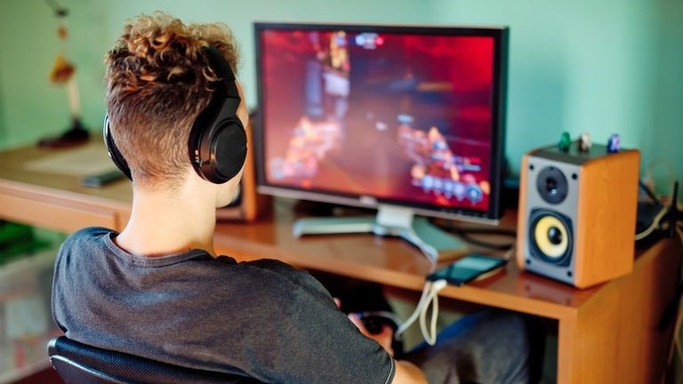 عوامل مختلفی برای انتخاب اینترنت مناسب برای بازی های آنلاین باید در نظر گرفت.